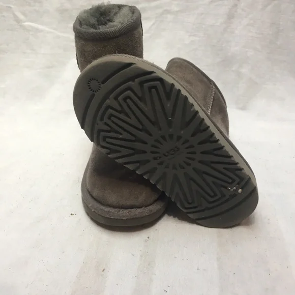 Toddler - Mini UGG Gray Boots Size: 8 - Picture 5 of 8